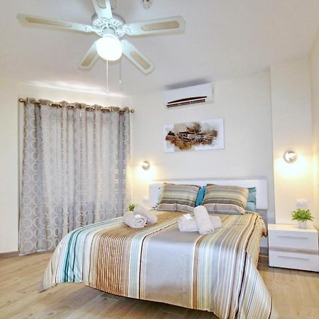 Apartment with terrace on the seafront in Playa Fañabe Costa Adeje  Exterior foto