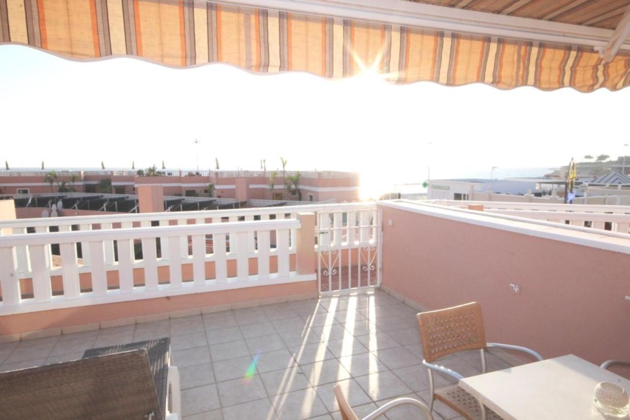 Apartment with terrace on the seafront in Playa Fañabe Costa Adeje  Exterior foto