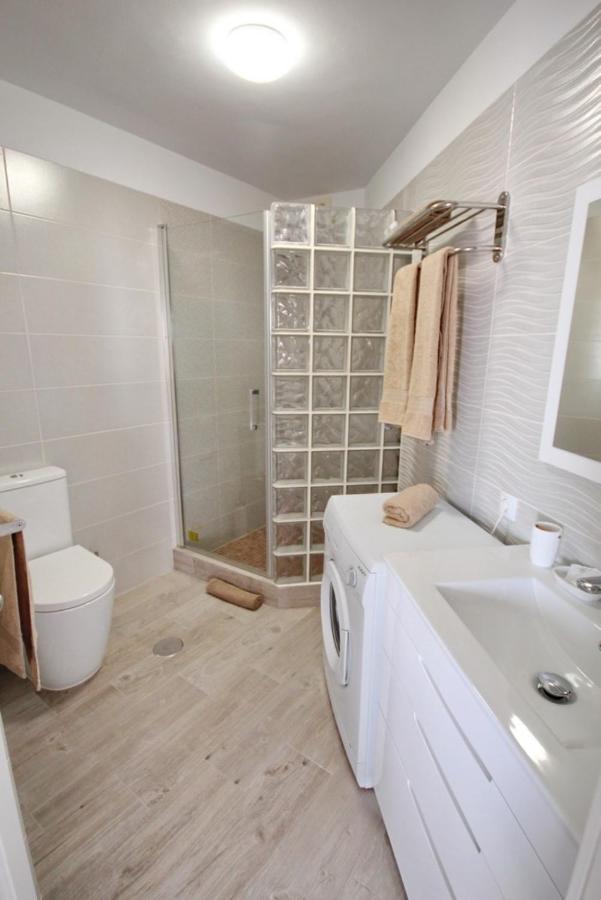 Apartment with terrace on the seafront in Playa Fañabe Costa Adeje  Exterior foto